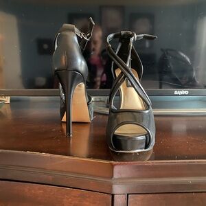 Beautiful Black peep toe platforms  shoes